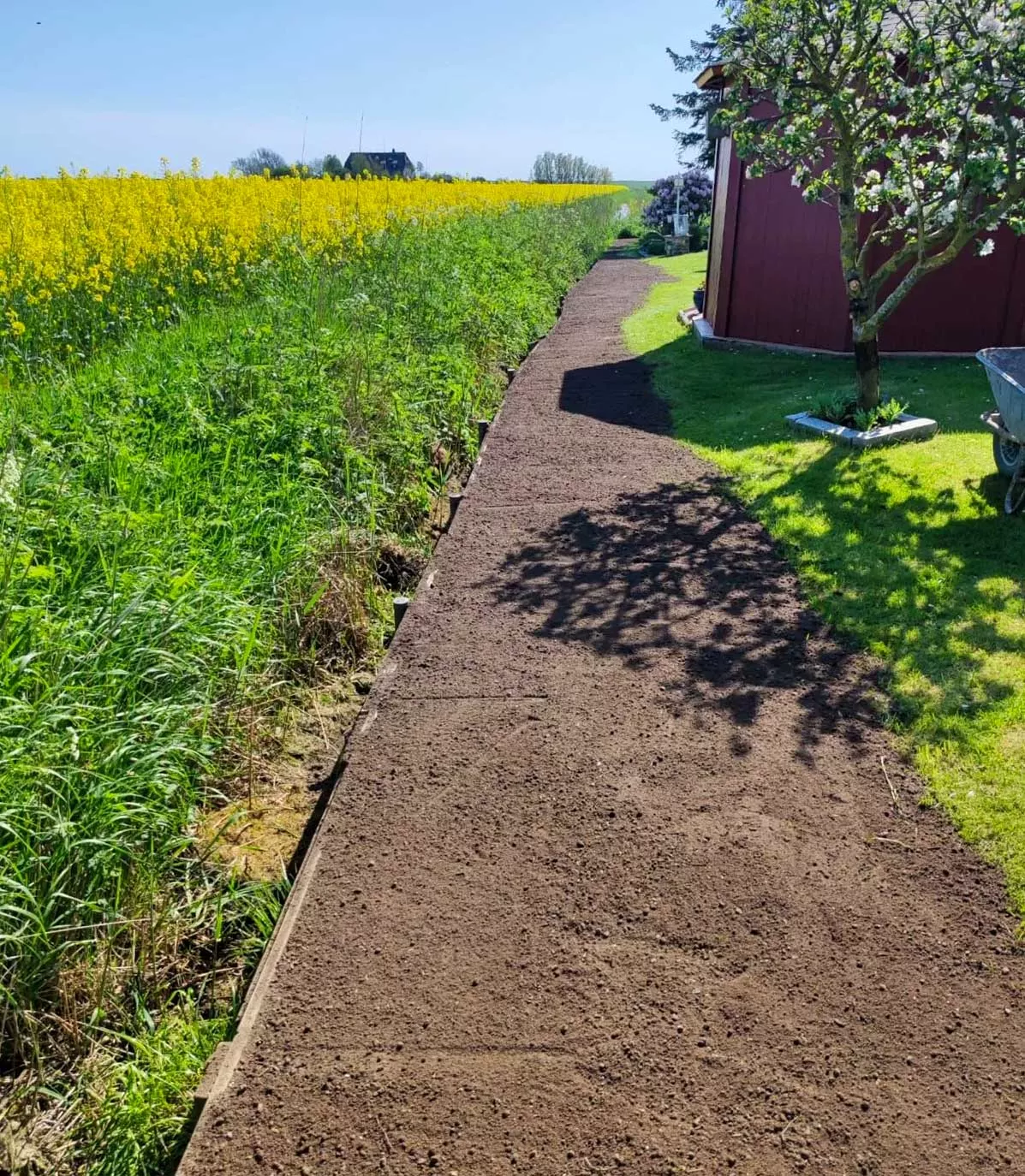 Eine Grabenbefestigung, die erneuert wurde.