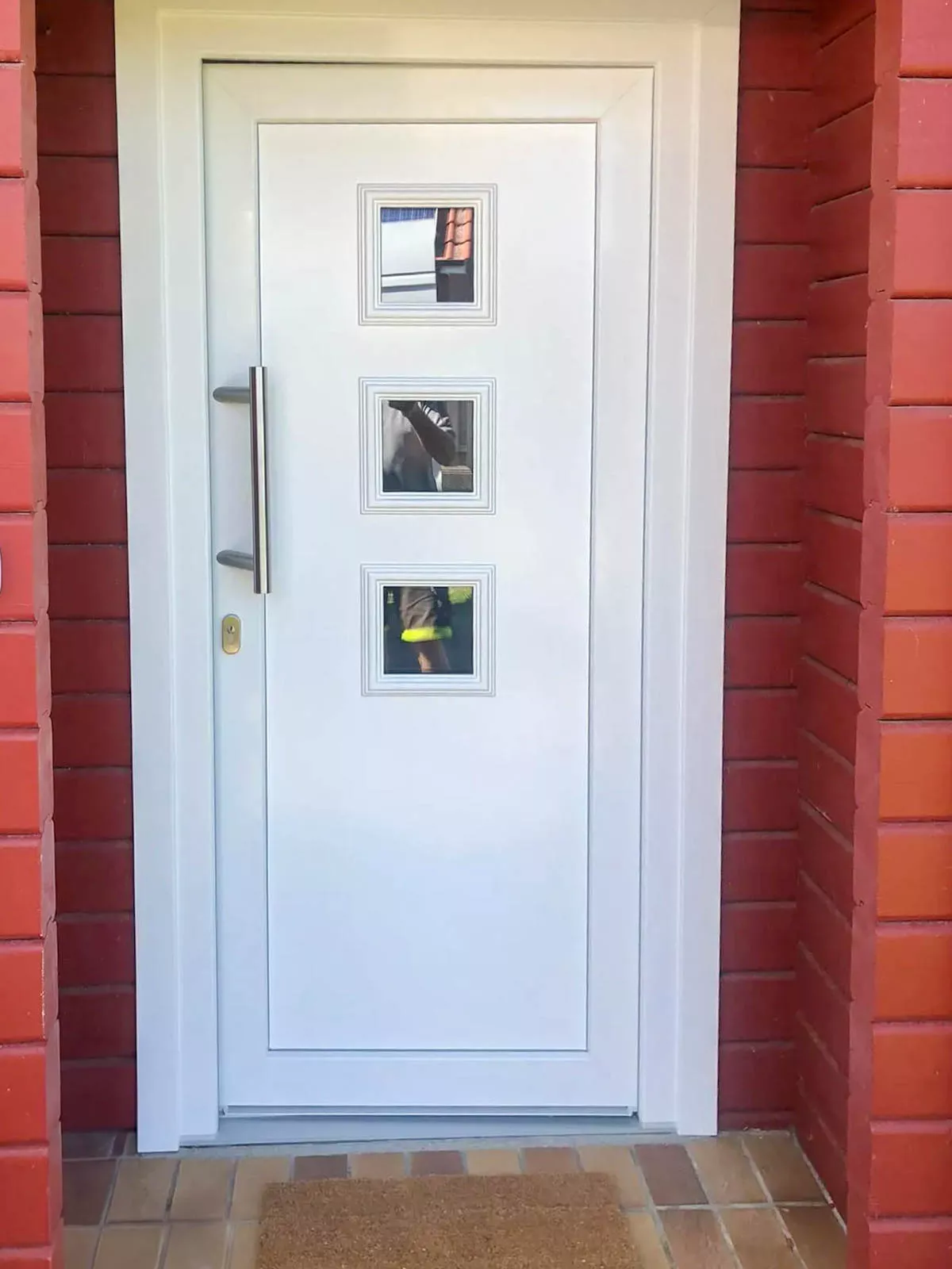 Schicke Haustür: Ein-und Ausbau von Fenster und Tuerelementen auf Nordstrand und Pellworm