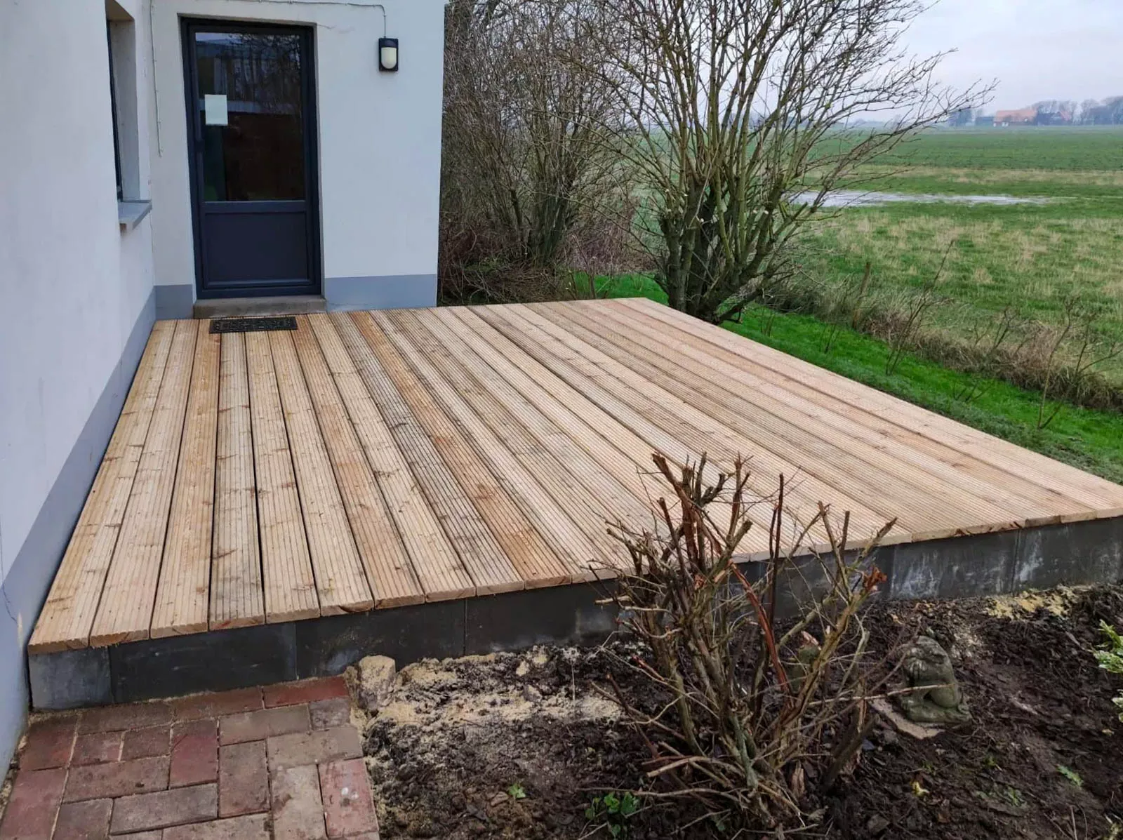 Bau einer Holz-Terrasse